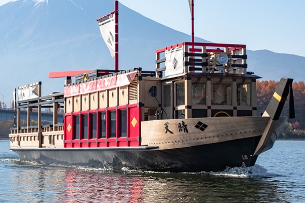 河口湖遊覧船「天晴」