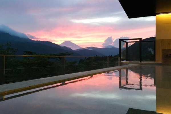 絶景日帰り温泉 龍宮殿本館